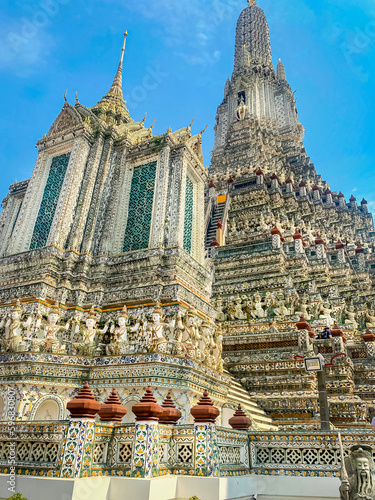 The visiting card of the capital of Thailand is the Buddhist temple Wat Arun, Temple of Dawn, which is located on the banks of the Chao Phraya River