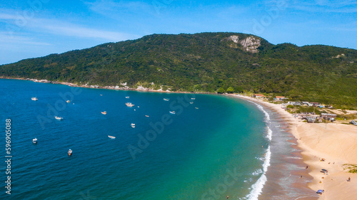 Praia Ilha Verão Bairro Ingleses Floripa Florianópolis Viagem Turismo Férias Zinga Norte Santa Catarina Areia Mata Atlântica Oceano Atlântico Prédios Ruas Barcos Mar Paisagem Drone Rocha Marina Brasil