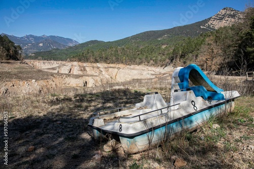Catalonia is suffering an unprecedented drought and has entered a phase of exceptionality in the water systems that supply 80% of the population, which represents an extension of restrictions on agric