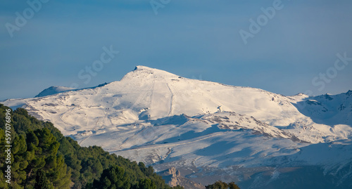 Tableau sur toile View to the Sierra Nevada mountains from the Granada, Spain