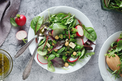 Green salad with asparagus and radish