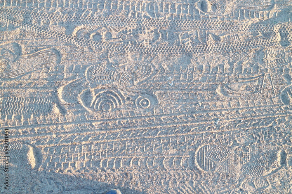 Dry fine sand with traces