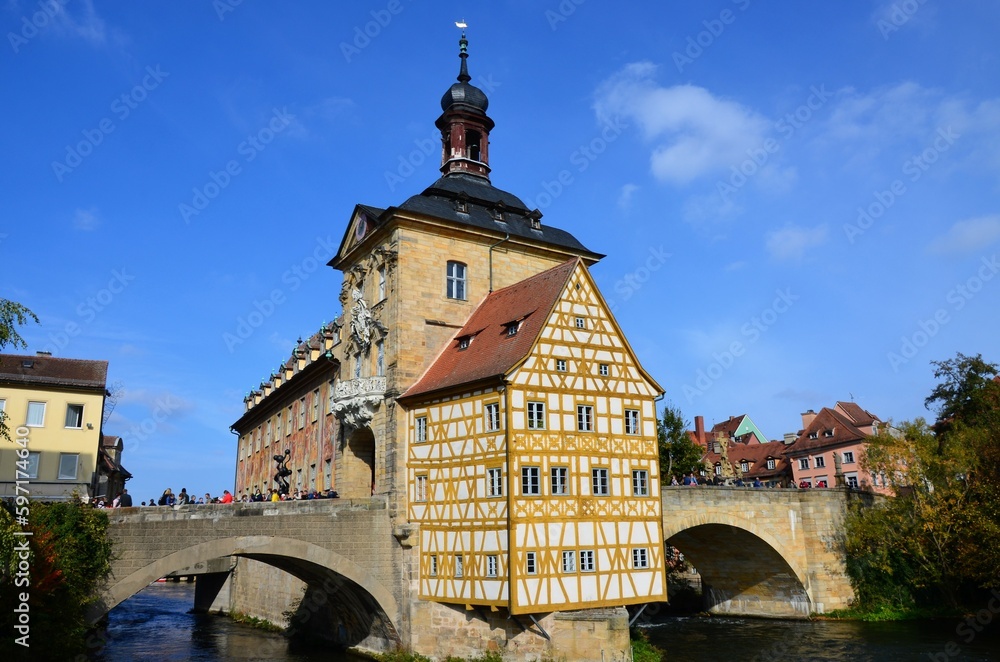 Obraz premium Scenic summer view of the Old Town architecture with City Hall building in Bamberg, Germany