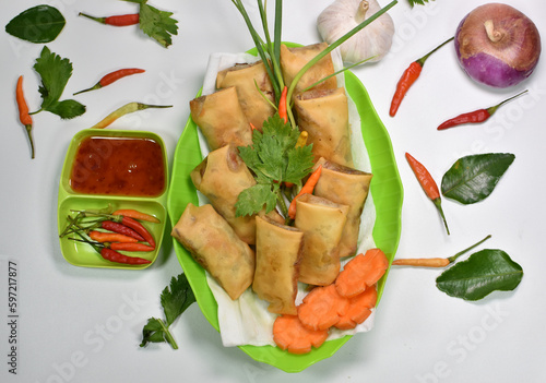 spring rolls with chili sauce (ID: 597217877)