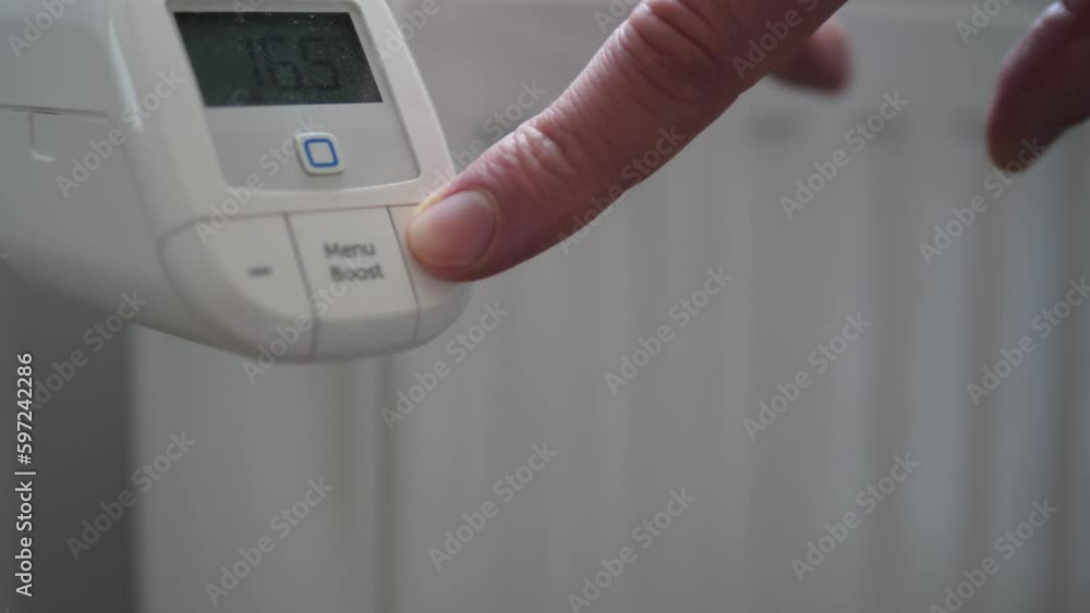 Close-up of the heating meter increases the heating temperature of the batteries. Close-up of the heating meter increases the heating temperature of the batteries.