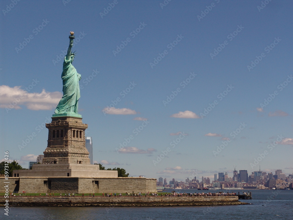 Fototapeta premium Statue of liberty on a sunny day NYC