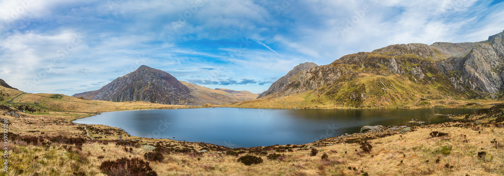 Fototapeta premium Llyn Idwal and Tryfan peak panorama in Snowdonia. North Wales
