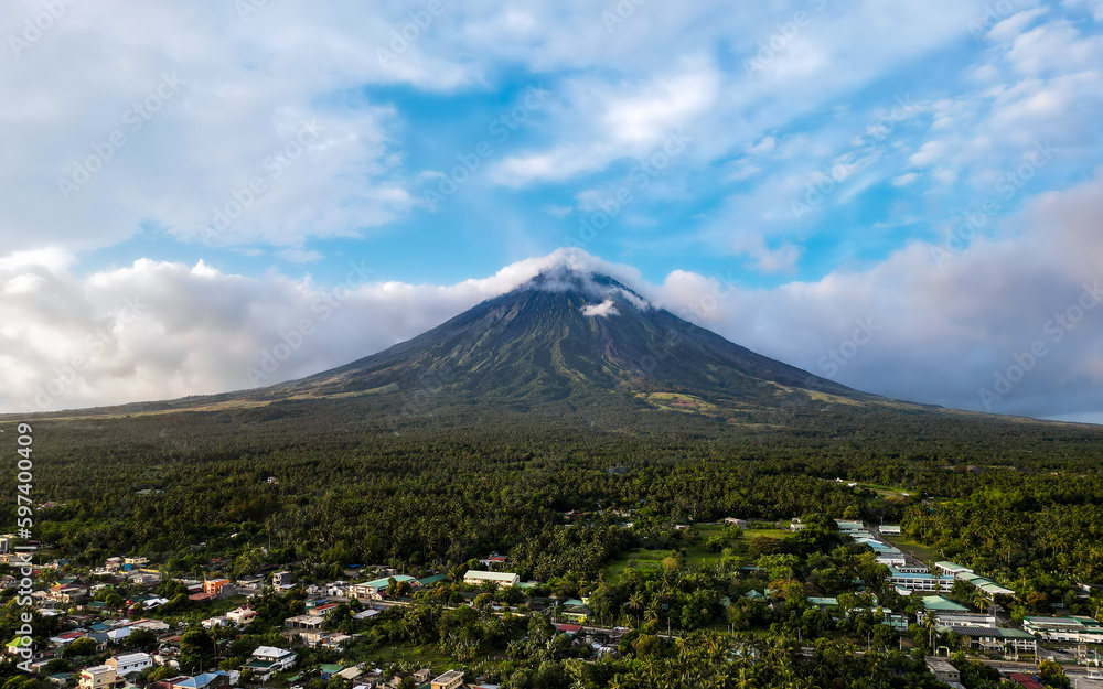Fototapeta premium mayon volcano