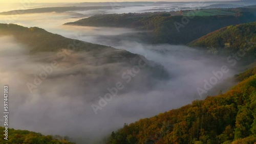 Morgennebel an der Saarschleife bei Mettlach, Naturpark Saar-Hunsrück, Saartzal, Saar, Saarland, Deutschland