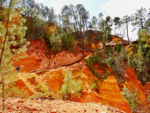 фотографія Red ocher cliffs in Rousillon, Provence, France.