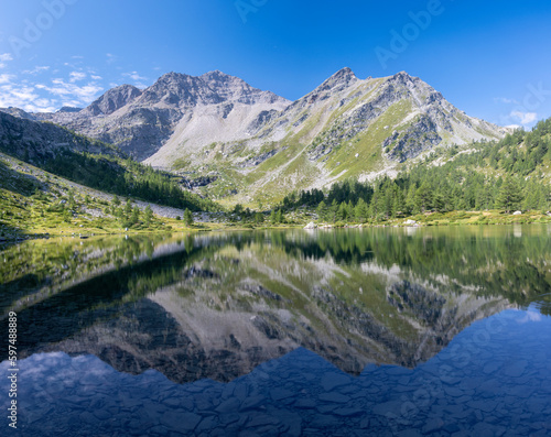 Fototapeta Naklejka Na Ścianę i Meble -  The landscape at Lago d Arpy lake.