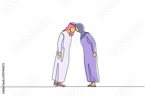 Single continuous line drawing Arab man and woman arguing scream at each other engaged in family fight. Stubborn angry husband and wife yell shout, argue quarrel at home. One line draw design vector