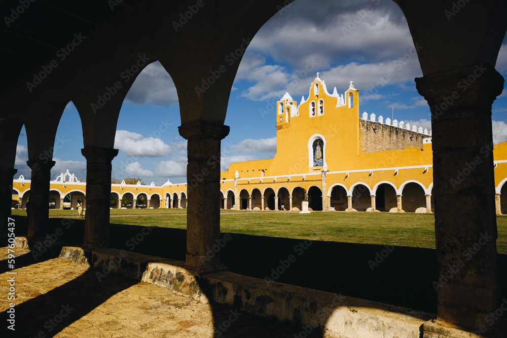 La iglesia amarilla. Convento de Izamal, Yucatán.