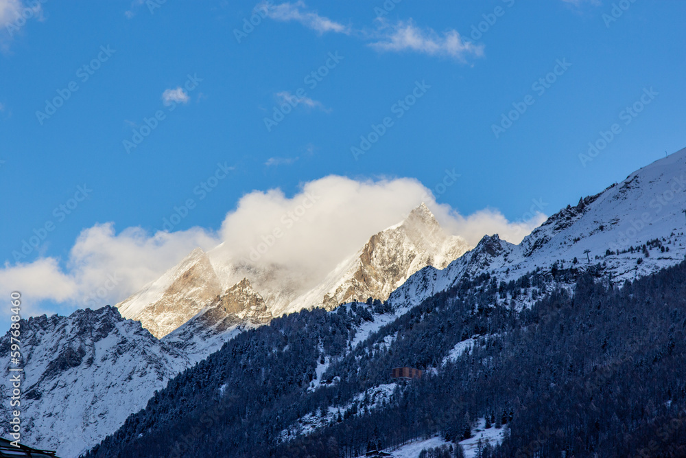 Fototapeta premium snow cover on mountain in winter