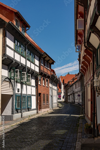 Gasse in der Altstadt von Northeim in Niedersachsen in Deutschland  © Lapping Pictures