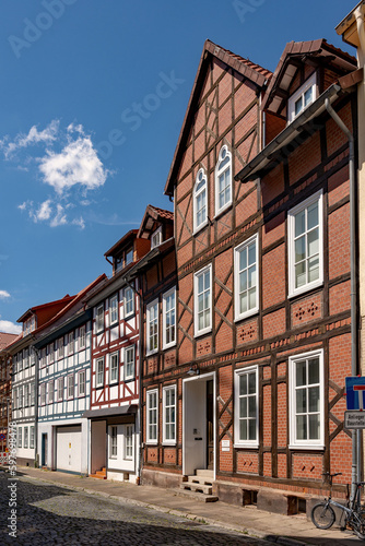 Obraz na płótnie Fachwerkhäuser in der Altstadt von Northeim in Niedersachsen, Deutschland w salonie