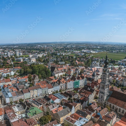 Ausblick auf die Innenstadt von Braunau am Inn im oberösterreichischen Innviertel 