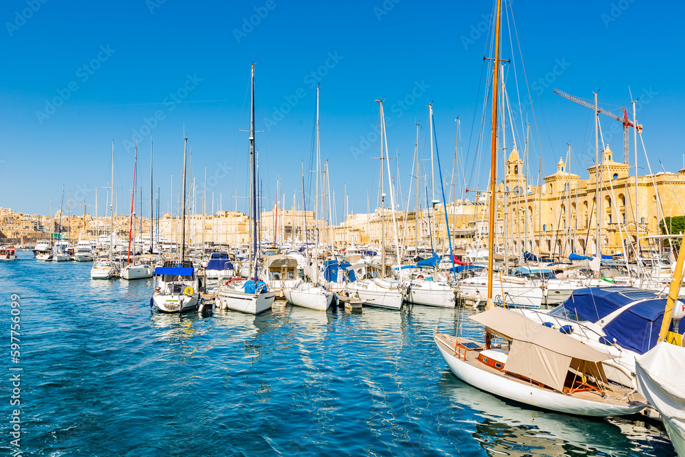 Sunny Serenity: Exploring Vittoriosa's Beautiful Marina