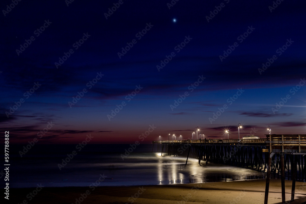 A view on the Pacific ocean shore at night