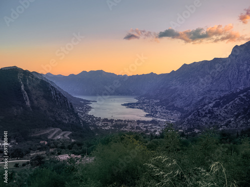 Sonnenaufgang mit Blick auf Kotor