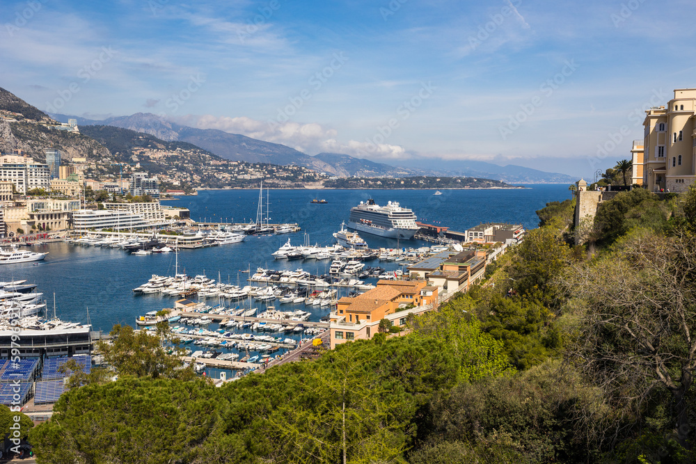 Panorama sur le Port Hercule depuis Monaco-Ville (le Rocher)