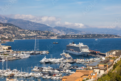 Navire de croisière dans le Port de Monaco