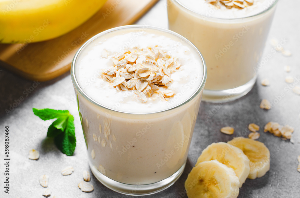 Banana Smoothie with Oats, Healthy Food, Detox, Vegan or Vegetarian Diet Food Concept Banana Smoothie with Oats, Healthy Food, Detox, Vegan or Vegetarian Diet Food Concept