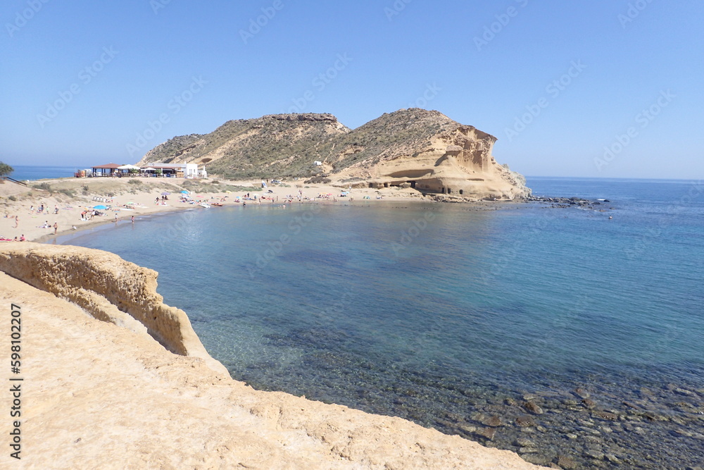 Playa de los Cocedores, Media playa pertenece a Águilas (Murica) y la otra mitad a Pulpí (Almeria).