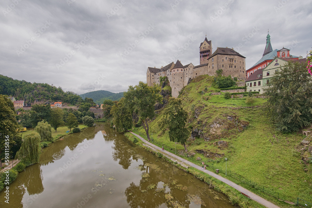 schöner Ausblick auf Loket in Tschechien