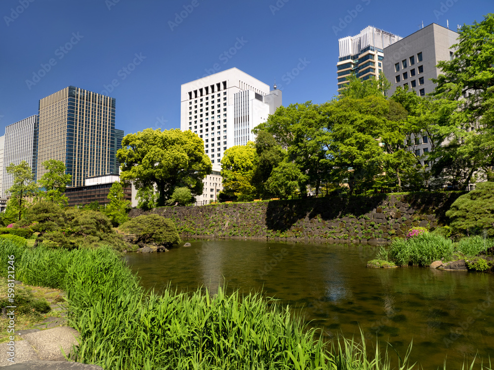 新緑の日比谷公園　心字池　東京都