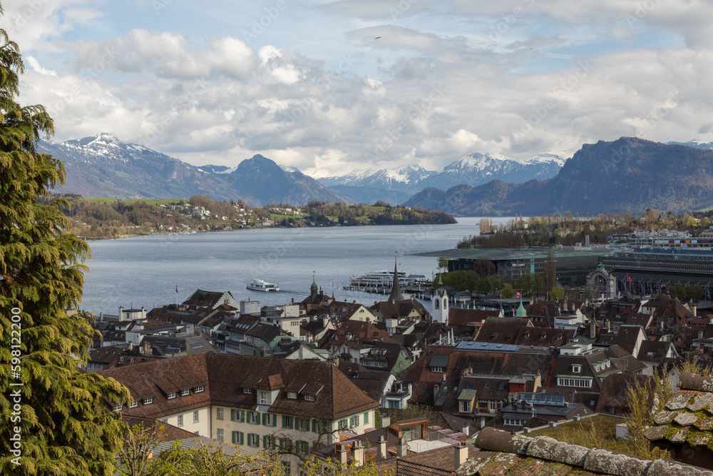 Vue sur Lucerne depuis les remparts