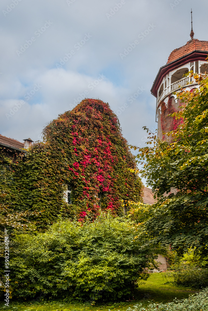 Obraz premium Old water tower, one of the symbols of the city Svetlogorsk at autumn. Russia