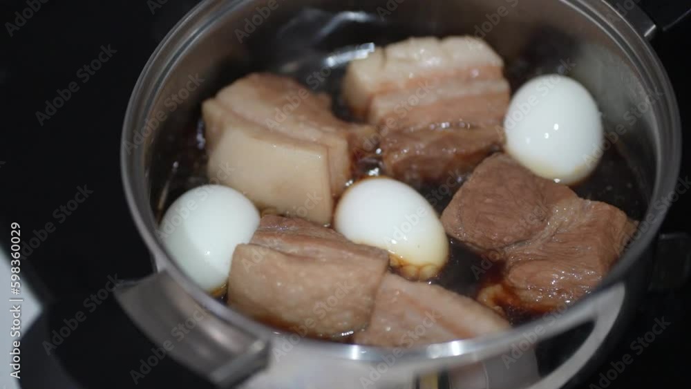 豚の角煮を作る様子 豚の角煮を作る様子