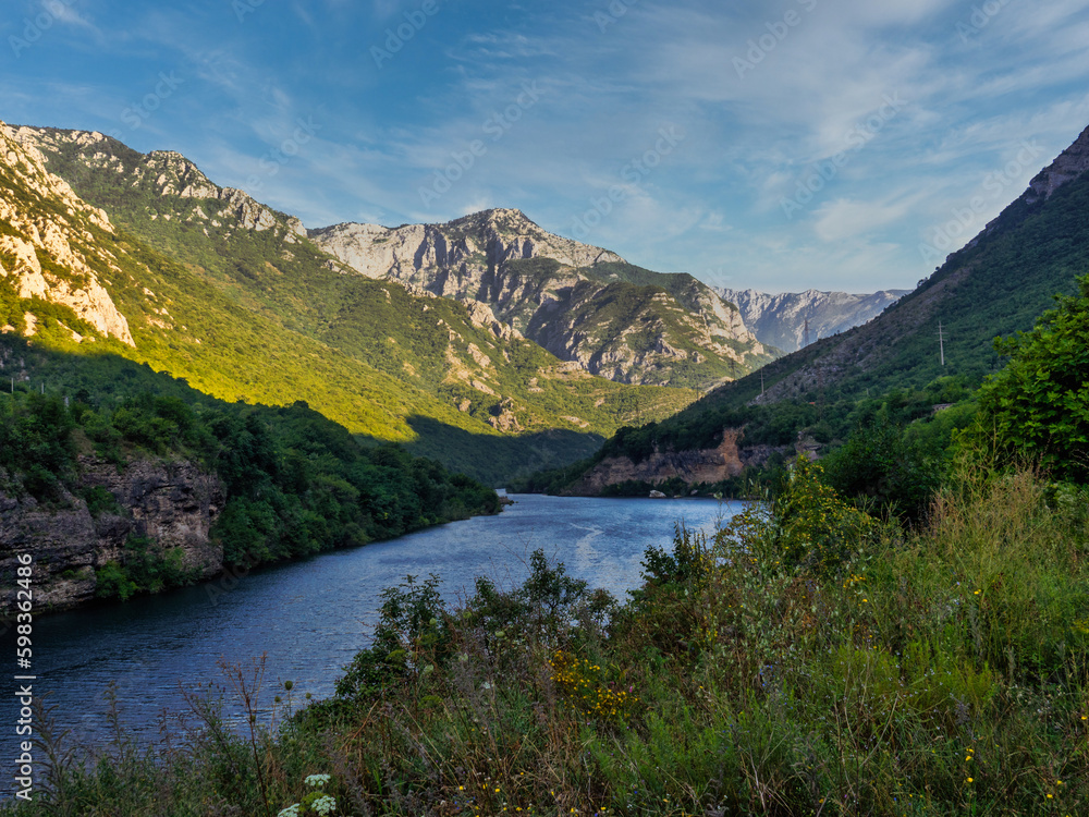Canyon und Neretva Fluss in Bosnien