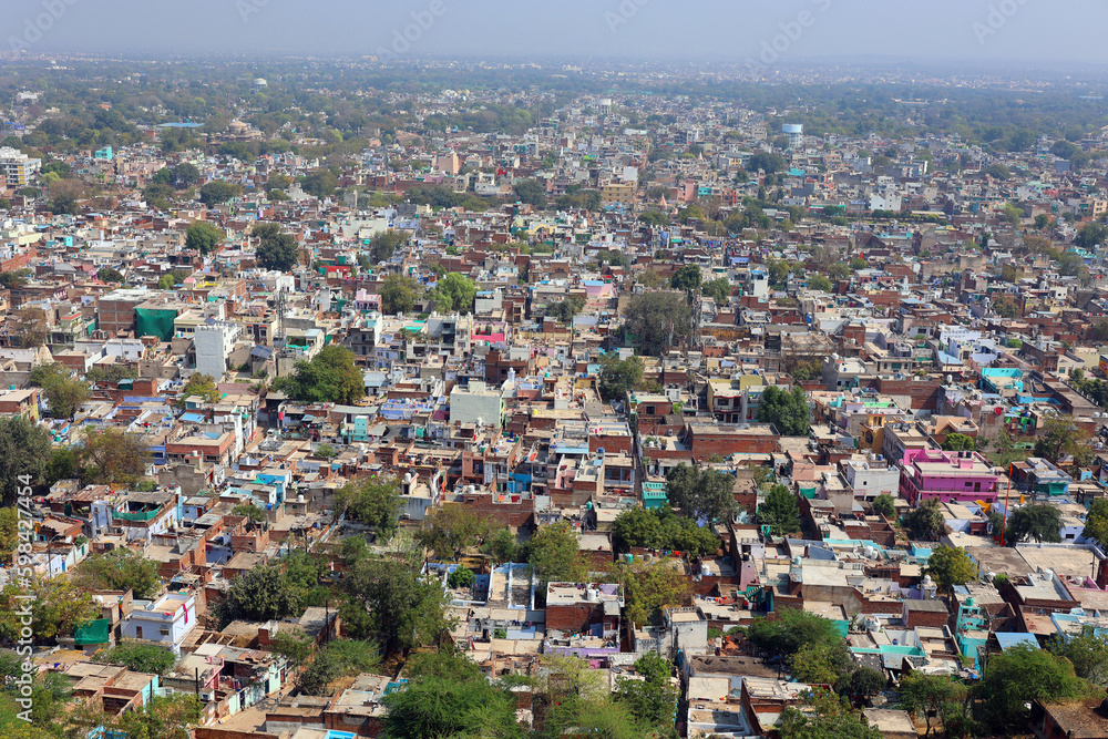 Gwalior is a major city in the central Indian state of Madhya Pradesh; it lies in northern part of Madhya Pradesh and is one of the Counter-magnet cities. Gwalior is a major city in the central Indian state of Madhya Pradesh; it lies in northern part of Madhya Pradesh and is one of the Counter-magnet cities.
