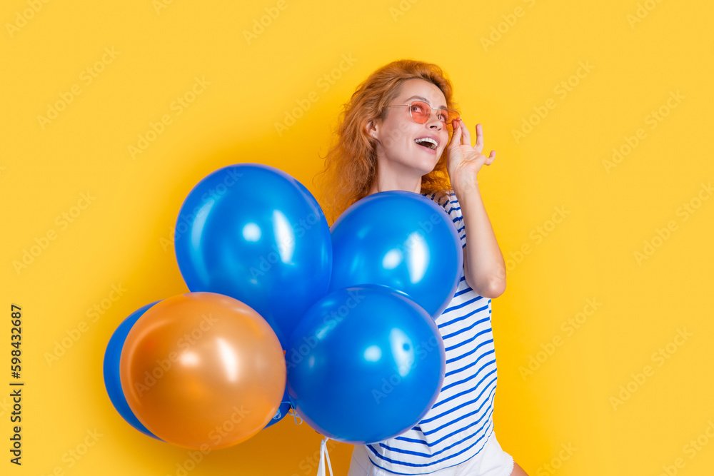party girl with balloon in sunglasses. happy girl hold helium balloons in studio. party girl with balloon in sunglasses. happy girl hold helium balloons in studio.