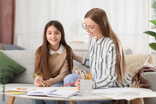 Drawing teacher giving priv...