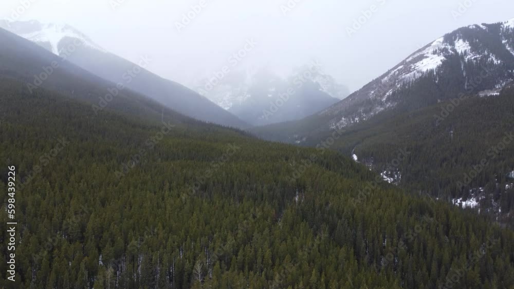 Snowstorm hits national park in Canada