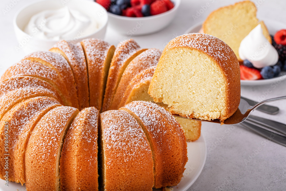 Pound cake, traditional vanilla or sour cream flavor Pound cake, traditional vanilla or sour cream flavor