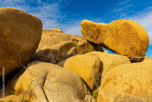 Balanced Rock at White Tank, Joshua Tree National Park, California, USA