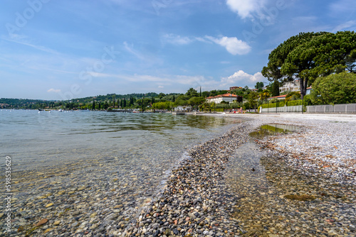 Strand am Gardasee, San Felice del Benaco,  Provinz Brescia, Lomardei, Italien photo