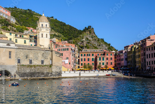 Der Hafen von Vernazza, Italienische Riviera, Cinque Terre, Ligurien, Italien