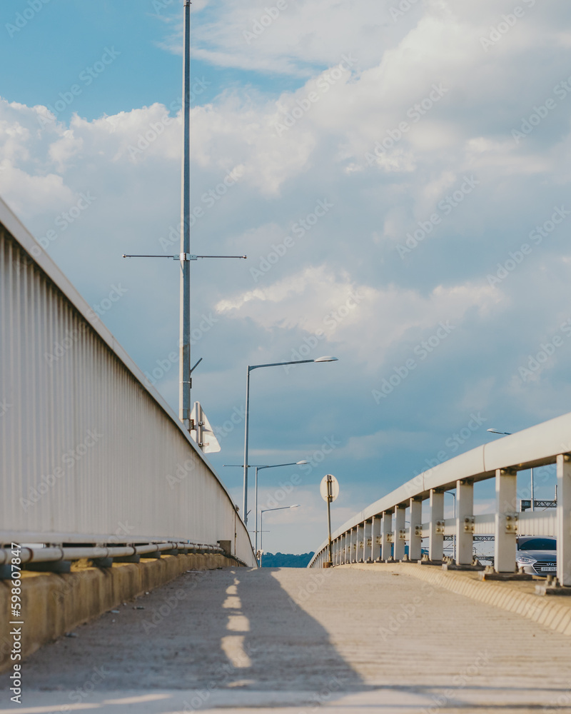 Fototapeta premium bridge to the sea