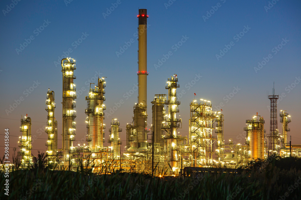 Fototapeta premium Oil​ refinery​ and​ plant and tower column of Petrochemistry industry in oil​ and​ gas​ ​industrial