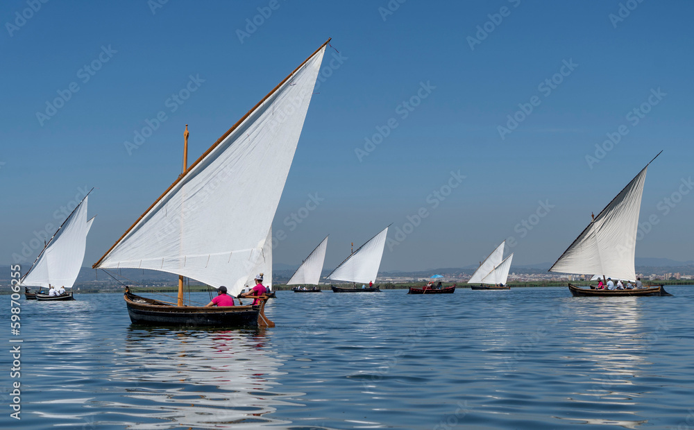 Obraz premium Latin Sail boats in a Regatta in la albufera Valencia