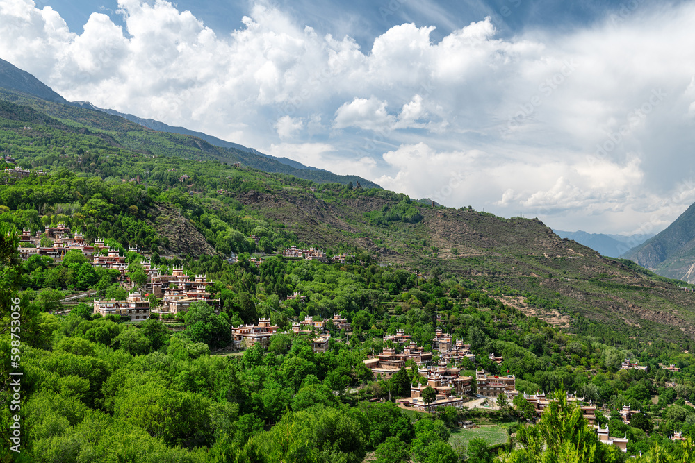 Obraz premium A lives in a Tibetan village in Western Sichuan Plateau, China.