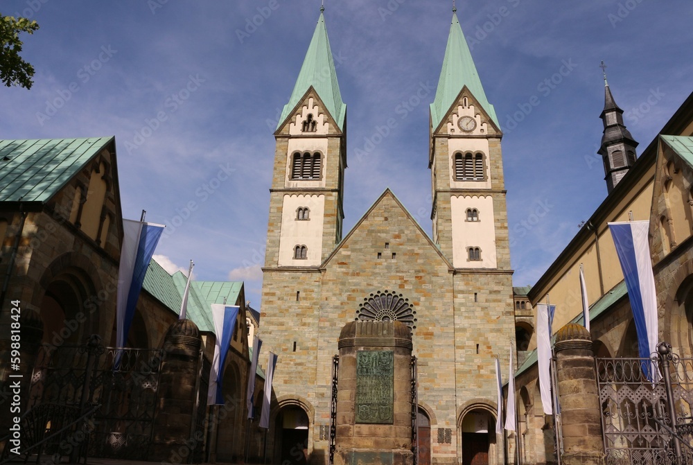 Blick auf die Basilika Mariä Heimsuchung im Zentrum der Stadt Werl im Kreis Soest	
