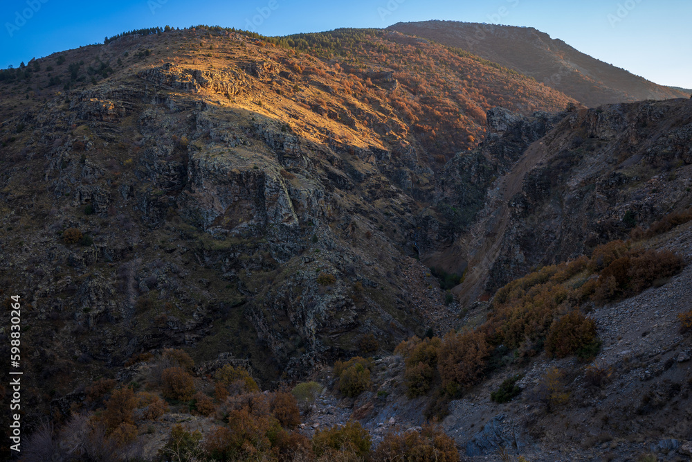 Fototapeta premium Deep valley