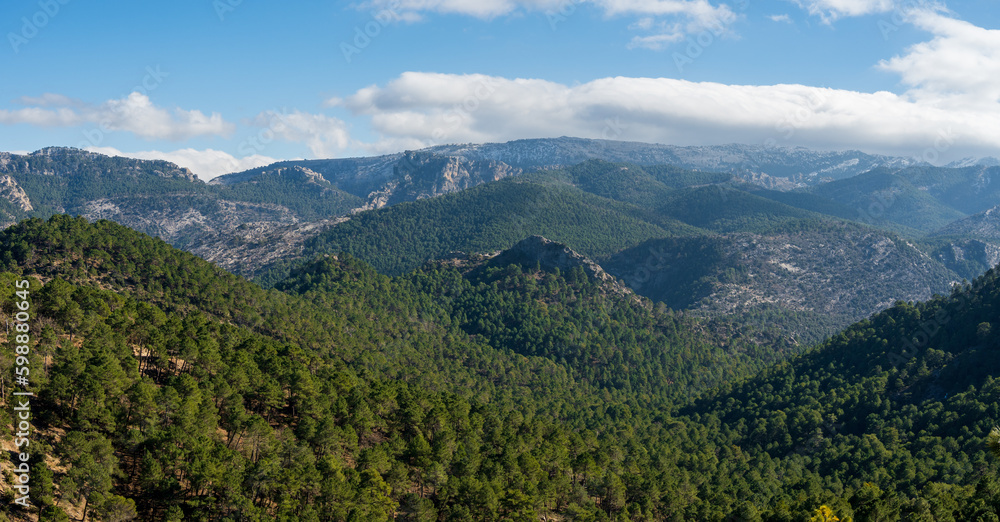 Obraz premium Panoramic view of the natural park of the Sierras de Cazorla, Segura and Las Villas.