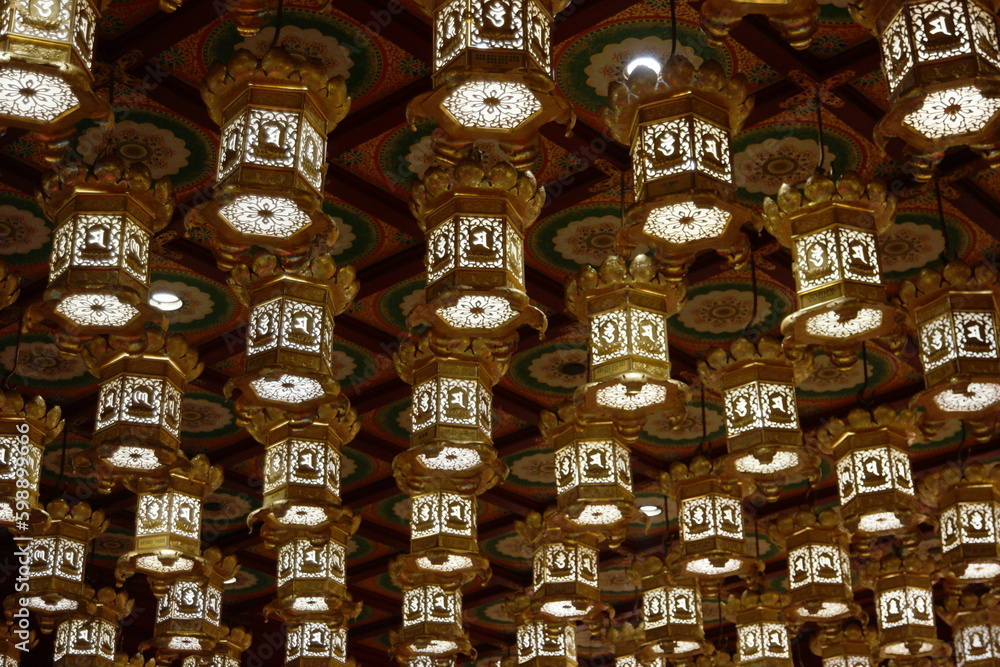 Obraz premium The Buddha Tooth Relic Temple was built based on the Chinese Buddhist architectural style of the Tang dynasty.